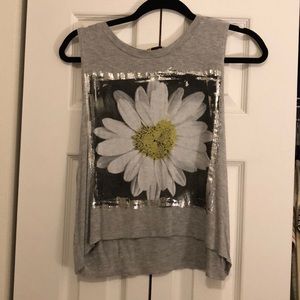 Gray daisy tank